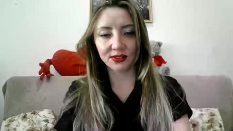 Snapshot of elvinasweet chatting on September 29, 5:34 am ElvinaSweet online show from September 29, 5:34 am