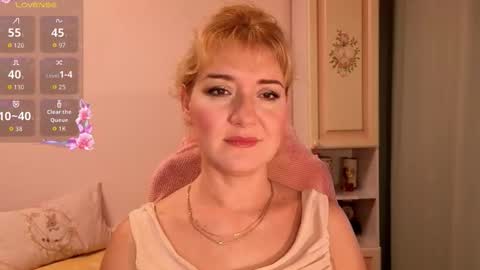 Elvira online show from November 21, 11:45 am