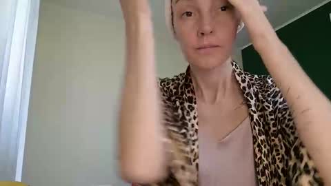 elyrasnarl online show from September 11, 11:21 am