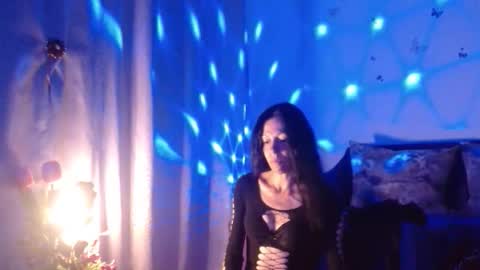 Elisa online show from October 1, 6:13 pm