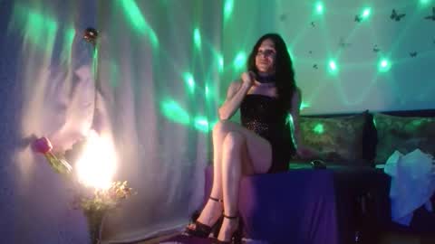 Elisa online show from April 4, 10:41 pm