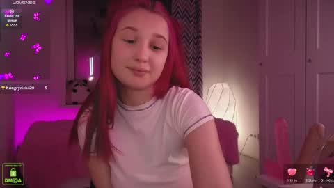 Em1l1a online show from November 21, 5:04 pm