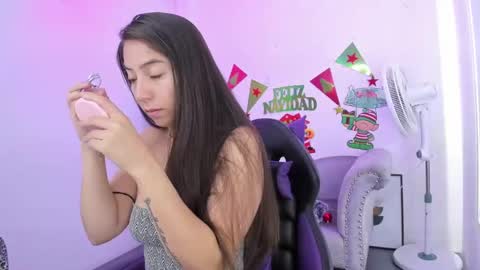 Ema louisx  online show from December 16, 12:38 pm