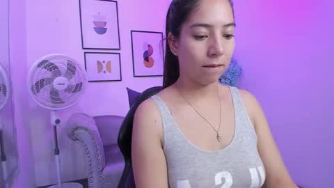 Ema louisx  online show from December 6, 12:27 pm