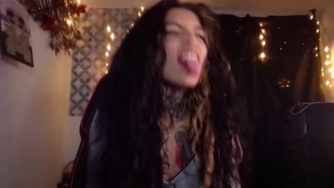 Snapshot of ema_ploxx chatting on September 30, 11:42 pm ema_ploxx online show from September 30, 11:42 pm