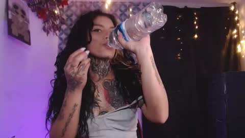 Snapshot of ema_ploxx chatting on September 28, 1:56 am ema_ploxx online show from September 28, 1:56 am