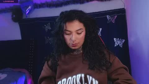 ema_ploxx online show from April 17, 2:35 am