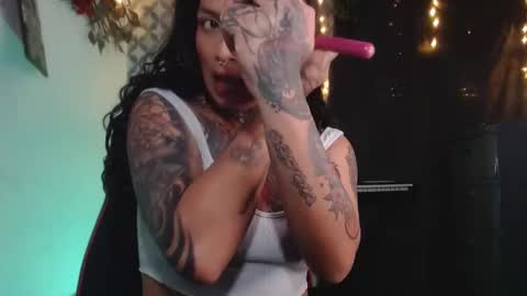 Snapshot of ema_ploxx chatting on October 10, 1:43 am ema_ploxx online show from October 10, 1:43 am