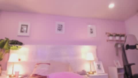 Snapshot of ema_wett chatting on October 22, 11:32 pm Ema online show from October 22, 11:32 pm