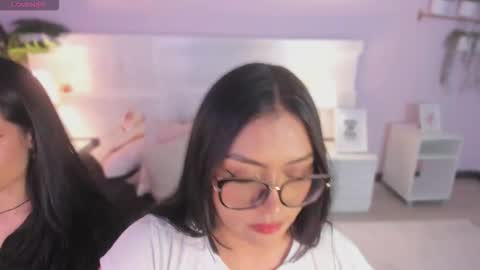 Snapshot of ema_wett chatting on October 21, 11:20 pm Ema online show from October 21, 11:20 pm