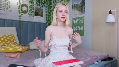 Emma online show from October 6, 1:17 pm