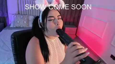 Ember Velvet online show from April 7, 3:41 am