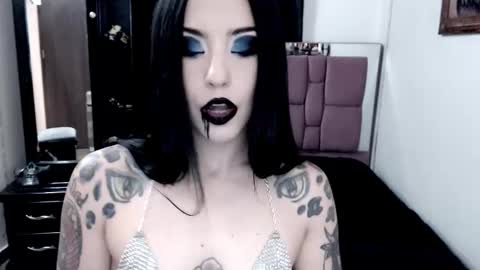 Snapshot of emearld_black chatting on September 14, 7:17 am Emerald Black online show from September 14, 7:17 am