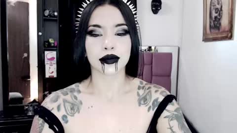 Snapshot of emearld_black chatting on February 27, 12:54 am Emerald Black online show from February 27, 12:54 am