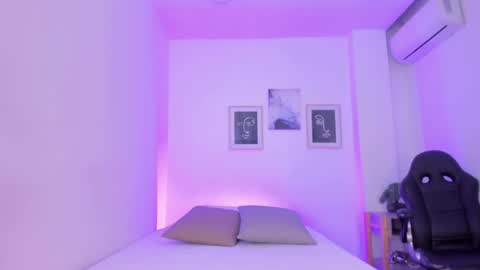 emelie_89 online show from January 8, 12:05 pm