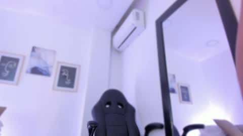 emelie_89 online show from September 29, 1:05 pm