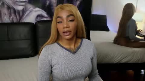 anyelii  online show from November 17, 3:07 am