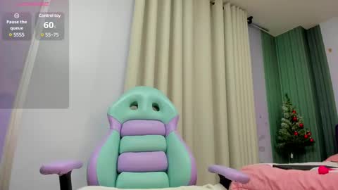 emely ross online show from December 18, 12:54 am
