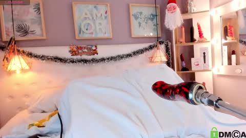 Snapshot of emi_sary chatting on December 28, 8:47 pm Emily Sarai online show from December 28, 8:47 pm