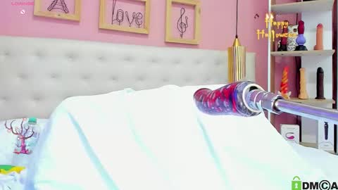 Snapshot of emi_sary chatting on October 28, 8:46 pm Emily Sarai online show from October 28, 8:46 pm