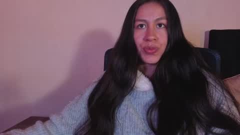 Emilia Gomez online show from August 4, 9:15 am