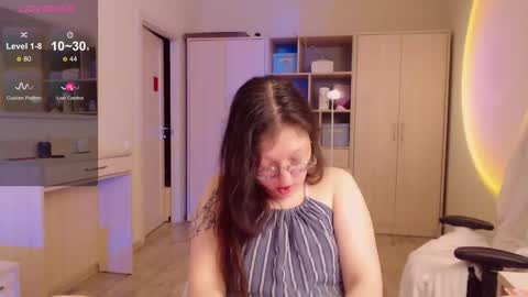 Emi online show from October 15, 5:04 pm