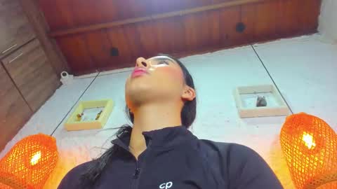 Snapshot of emiily_s chatting on October 27, 12:01 pm Emily online show from October 27, 12:01 pm