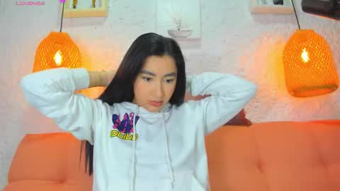 Snapshot of emiily_s chatting on October 2, 12:10 pm Emily online show from October 2, 12:10 pm