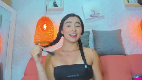 Snapshot of emiily_s chatting on October 25, 12:13 pm Emily online show from October 25, 12:13 pm