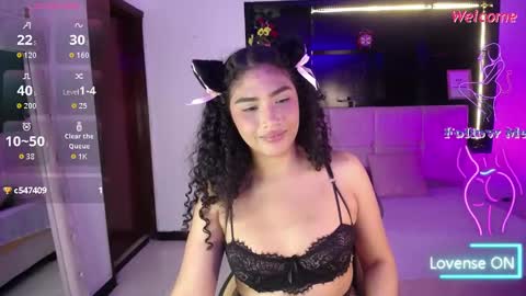 Emily Smith online show from September 12, 8:49 pm