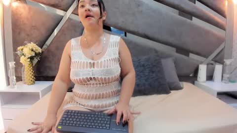 emiily_white_ online show from January 9, 8:02 pm