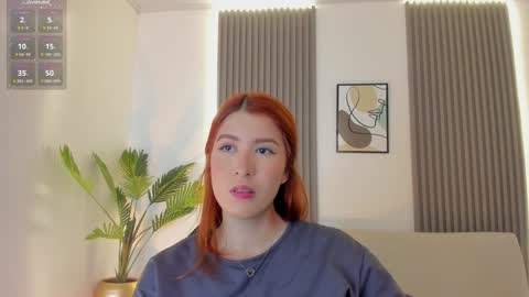 Snapshot of emiilycutex_ chatting on January 13, 12:02 pm online show from January 13, 12:02 pm