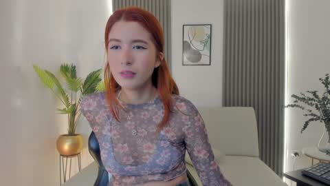 Snapshot of emiilycutex_ chatting on December 26, 12:16 pm online show from December 26, 12:16 pm
