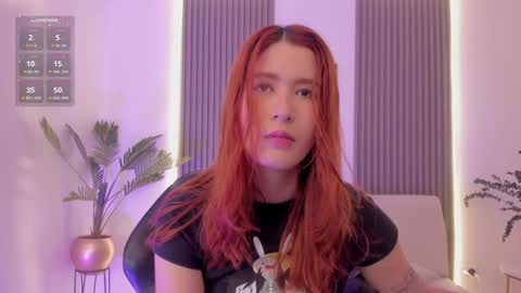 Snapshot of emiilycutex_ chatting on January 18, 12:15 pm online show from January 18, 12:15 pm
