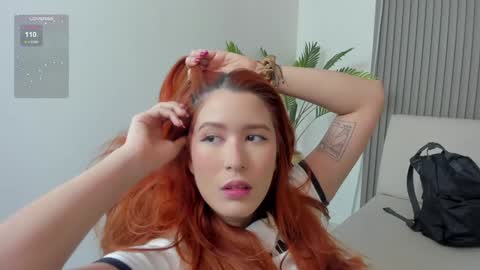 Snapshot of emiilycutex_ chatting on January 23, 12:09 pm online show from January 23, 12:09 pm