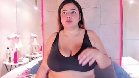 Emiily Grace online show from March 4, 11:28 am