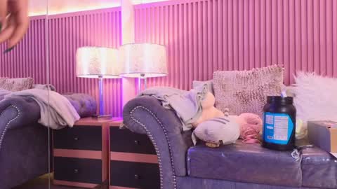 Emily online show from January 11, 1:01 pm