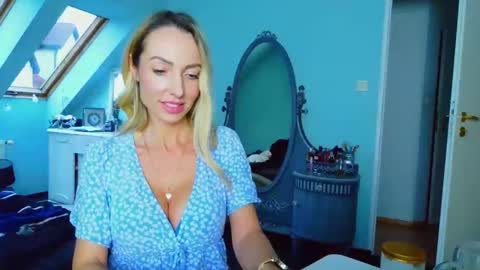 Snapshot of emilachat chatting on January 21, 12:07 pm Emila online show from January 21, 12:07 pm