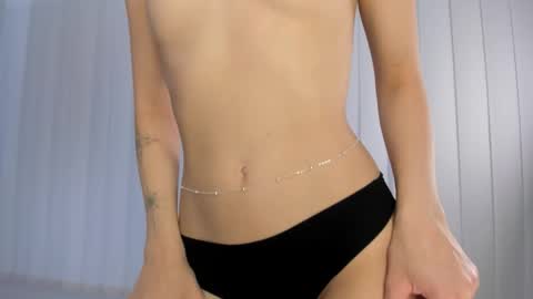 emilake online show from October 14, 7:11 am