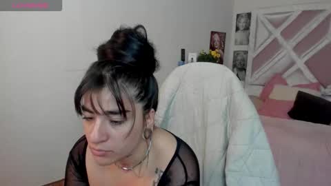 Snapshot of emilayton_ chatting on September 25, 8:39 pm emilayton_ online show from September 25, 8:39 pm