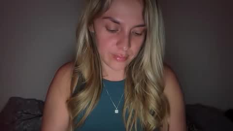 emilelovesyou online show from April 24, 5:54 am