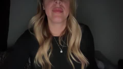 emilelovesyou online show from March 31, 6:13 am