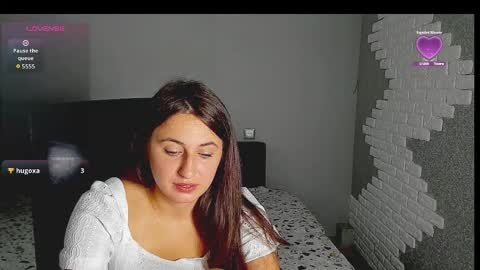 emili77777 online show from September 16, 7:05 am