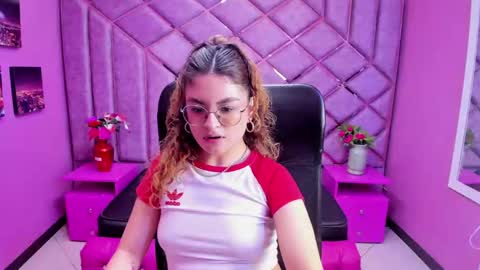 Emy  online show from October 4, 9:30 pm