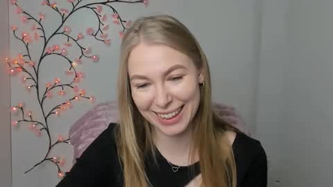 Emilia online show from December 22, 6:16 am