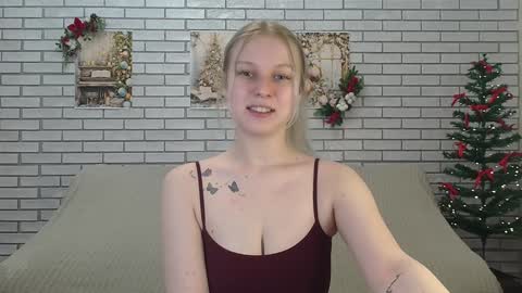 Snapshot of emiliaduchess chatting on December 20, 4:25 pm Amili online show from December 20, 4:25 pm