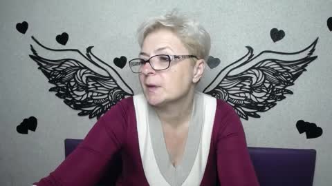 Snapshot of emiliagree chatting on September 16, 6:38 pm EmiliaGree online show from September 16, 6:38 pm