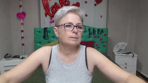 EmiliaGree online show from October 14, 5:37 pm