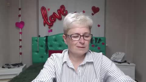 Snapshot of emiliagree chatting on September 10, 5:13 pm EmiliaGree online show from September 10, 5:13 pm