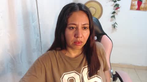 emiliany layla perez online show from December 24, 5:38 am